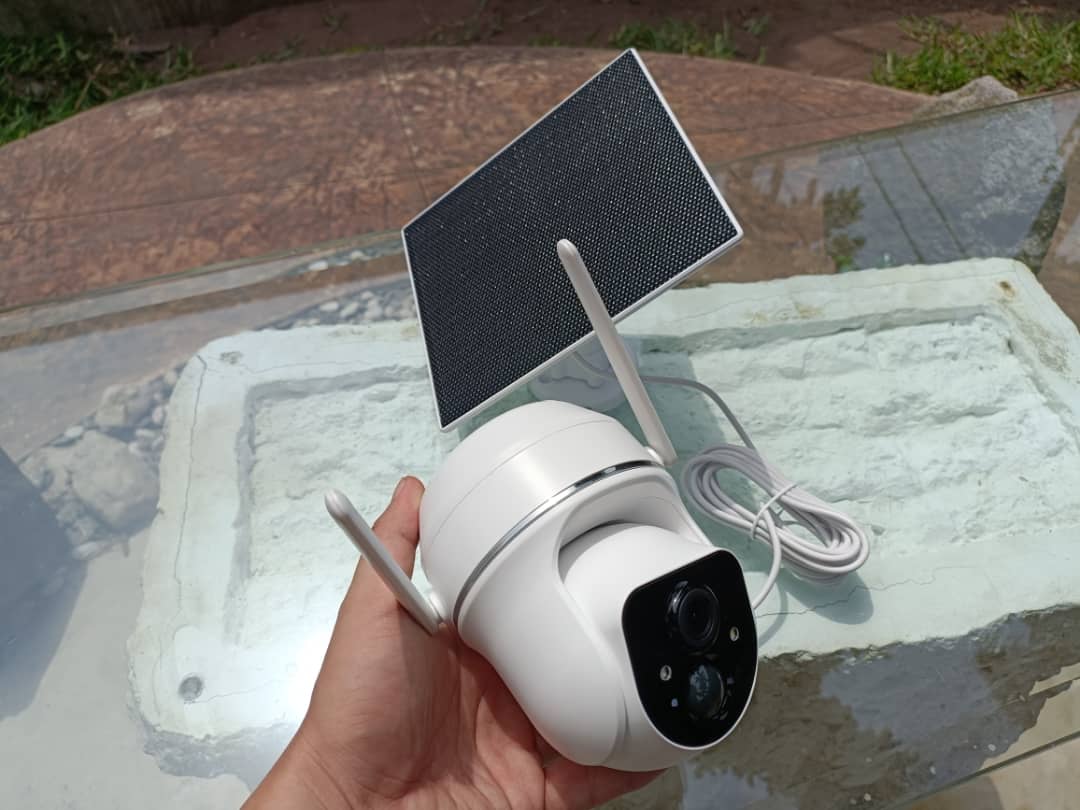 Caméra autonome avec panneau solaire